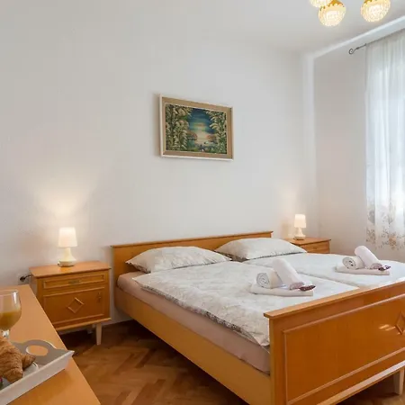 Apartman Sidro *